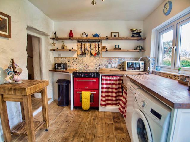 Knocker Cottage Is A 3 Bedroom Made Up Of 1 Double Bedroom And 2 Small Double Bedrooms In Small Village 10 Min To Beaches Камборн Экстерьер фото